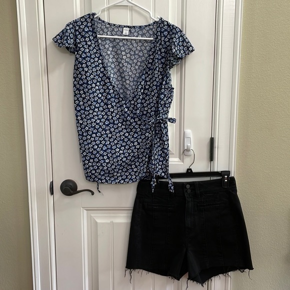 PAIGE Pants - Paige shorts bundled with floral top.  27